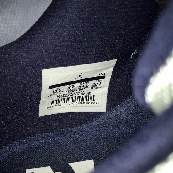 Air Jordan 11 Retro Low Georgetown - Picture 6 of 8